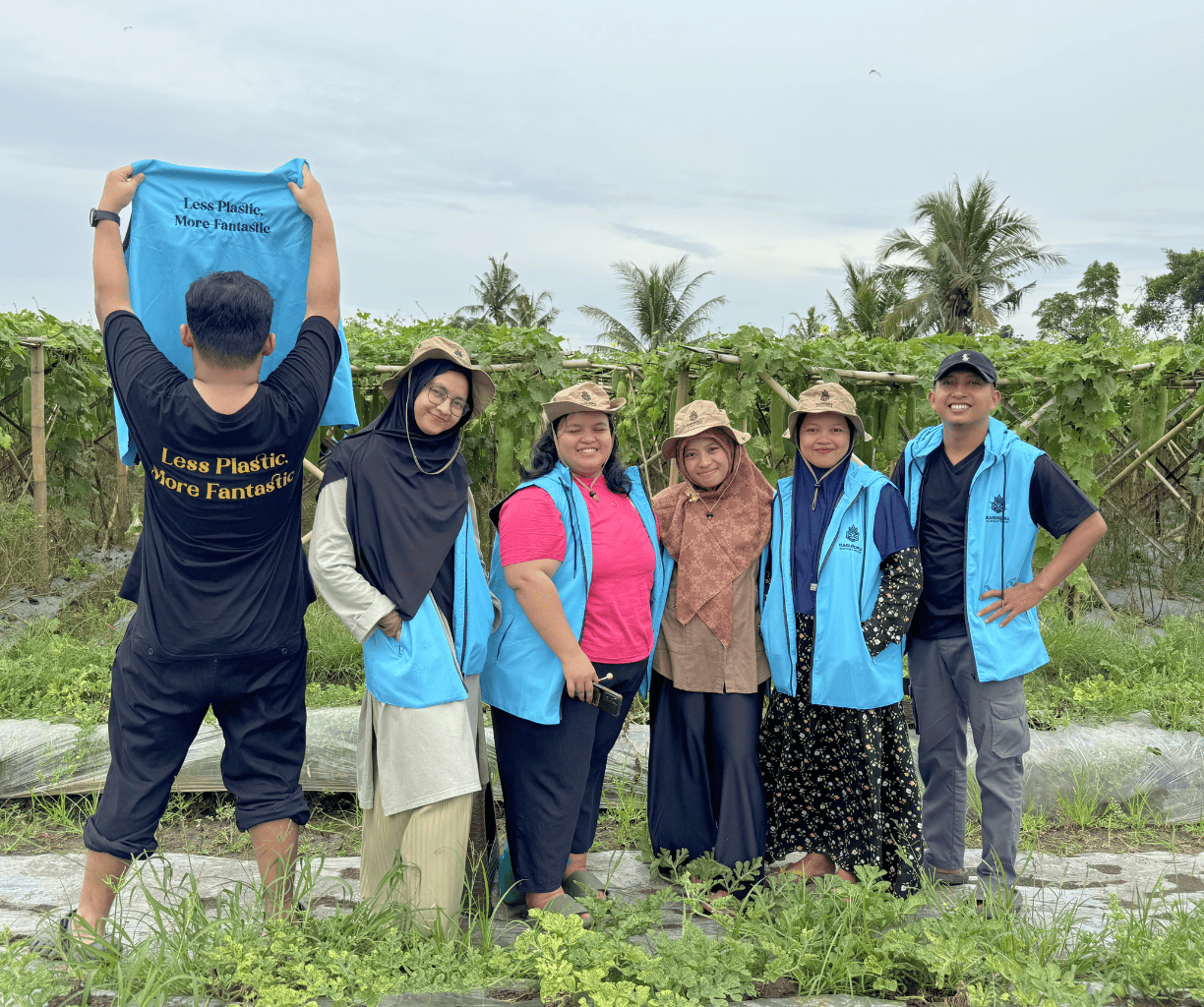 Menghubungkan Pengrajin Lokal dengan Pasar Global